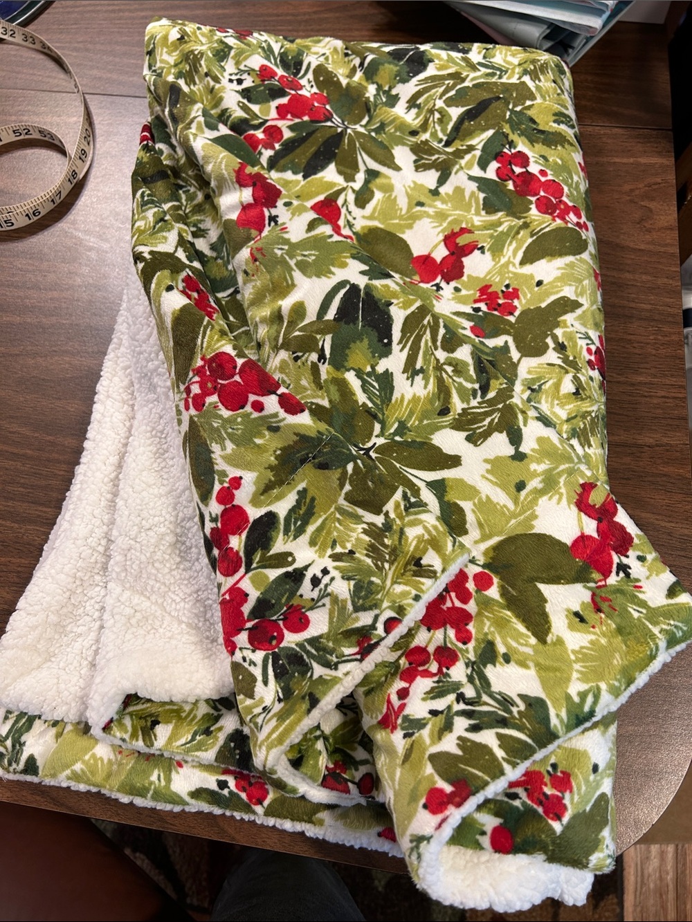 Floral Green & Red Sherpa Throw Blanket - Unbranded